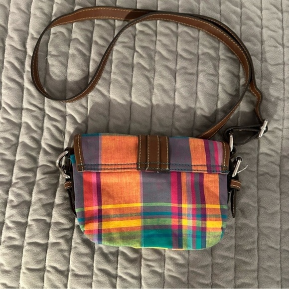 Chaps small crossbody Madris bag. Spring and summer magnetic closure. NWOT - Picture 3 of 7